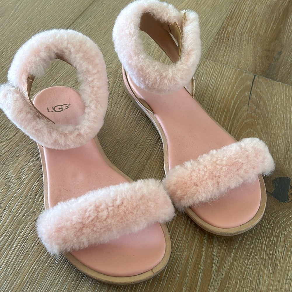 Ugg sandals pink